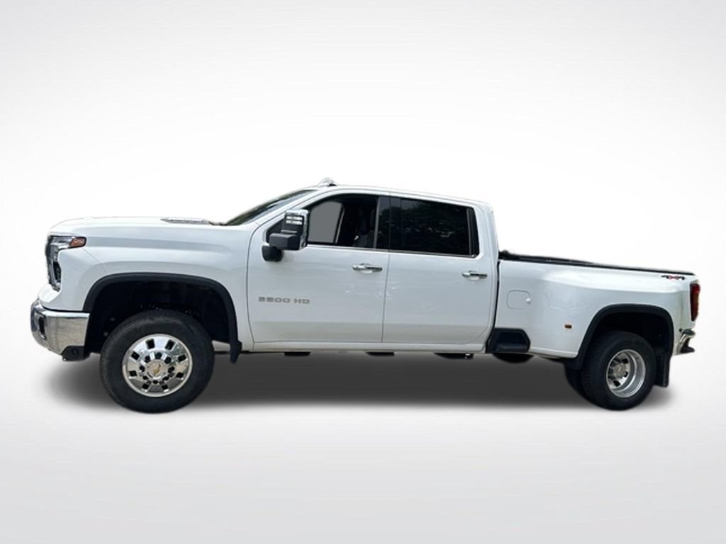Used 2024 Chevrolet Silverado 3500 LTZ w/ LTZ Plus Package AWD/4WD image 2