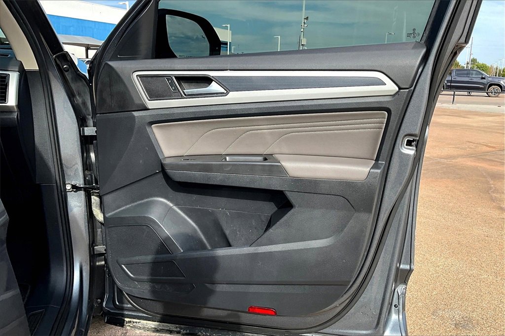 Used 2023 Volkswagen Atlas SEL R-Line image 19