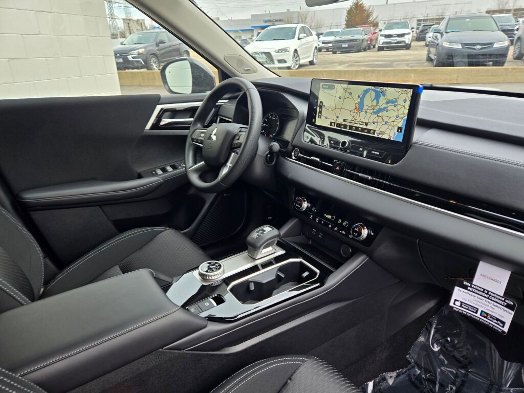 New 2026 Mitsubishi Outlander ES AWD/4WD image 5