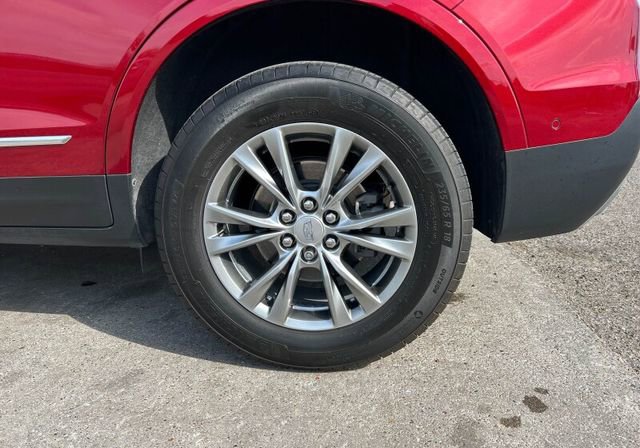 Used 2022 Cadillac XT5 Premium Luxury w/ Technology Package FWD image 9