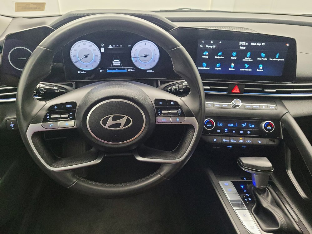 Used 2025 Hyundai Elantra Limited FWD image 22