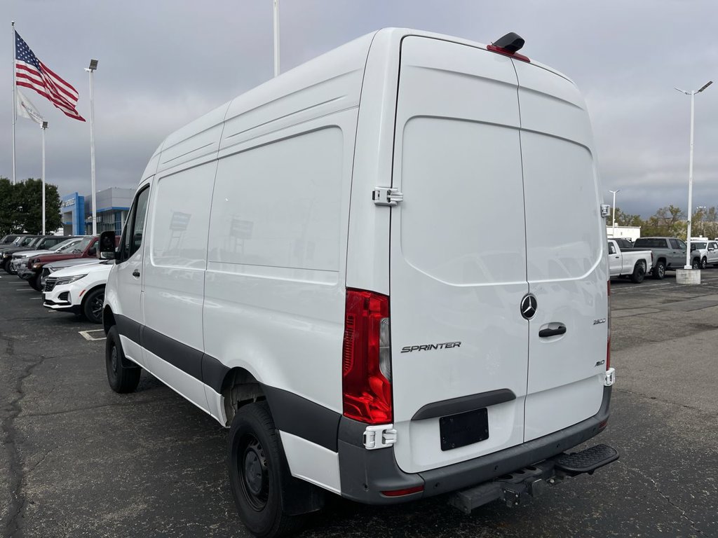Used 2024 Mercedes-Benz Sprinter 2500 image 11