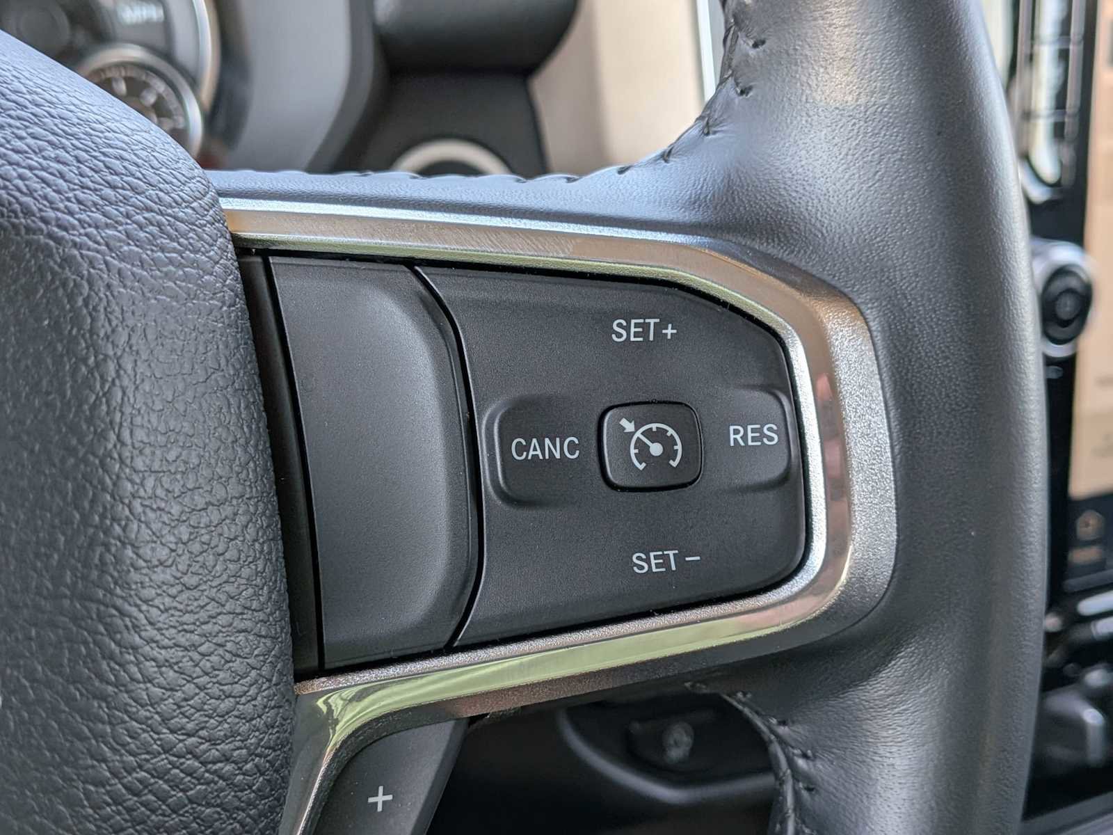 Used 2022 RAM 1500 Laramie AWD/4WD image 23