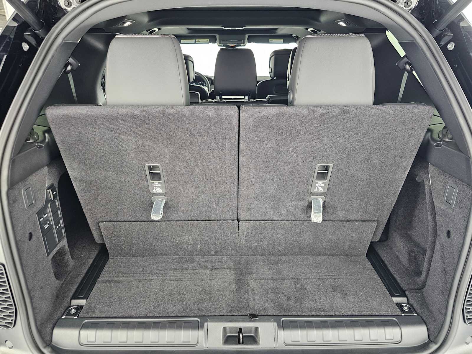 New 2026 Land Rover Discovery S AWD/4WD image 14