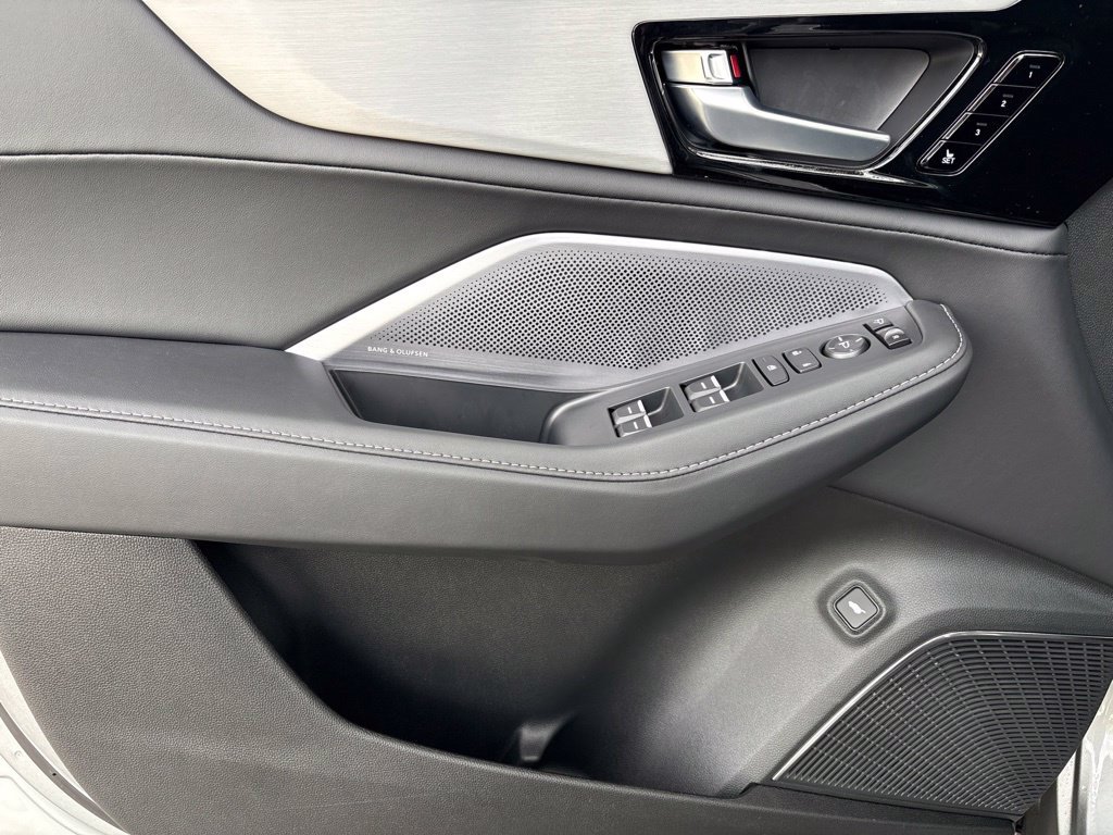 New 2026 Acura MDX w/ Technology Package FWD image 17