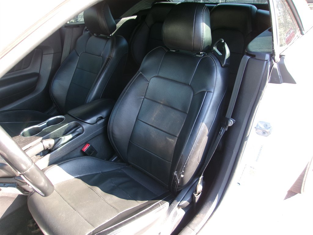 Used 2019 Ford Mustang Premium image 14