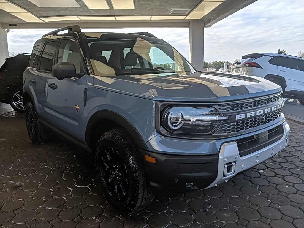 Used 2025 Ford Bronco Sport Badlands image 3