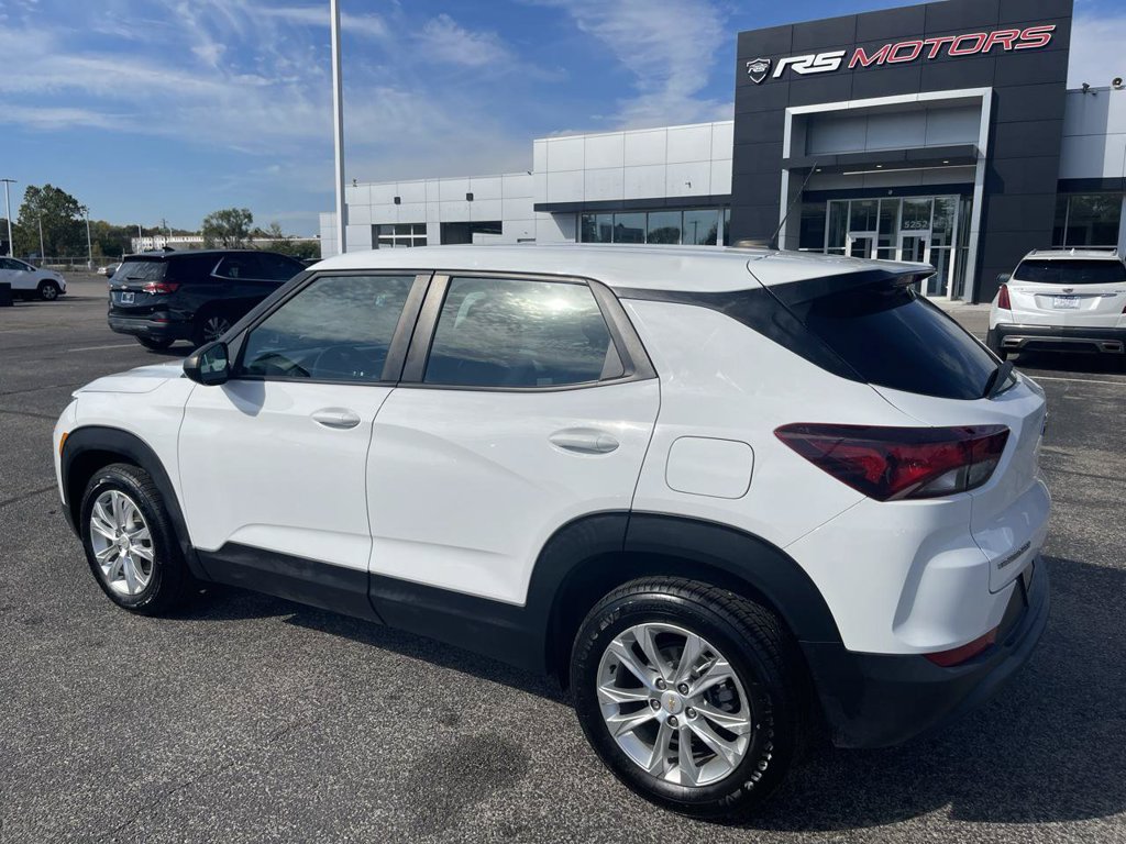 Used 2023 Chevrolet TrailBlazer LS FWD image 3