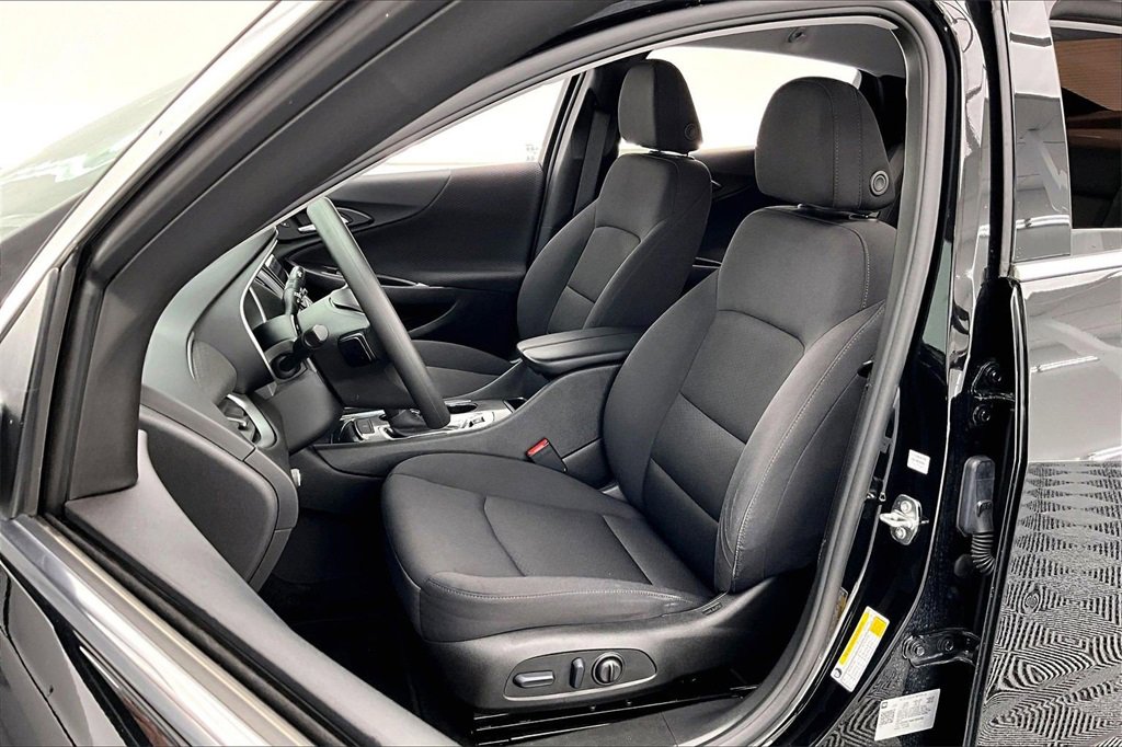 Used 2022 Chevrolet Malibu LT image 25
