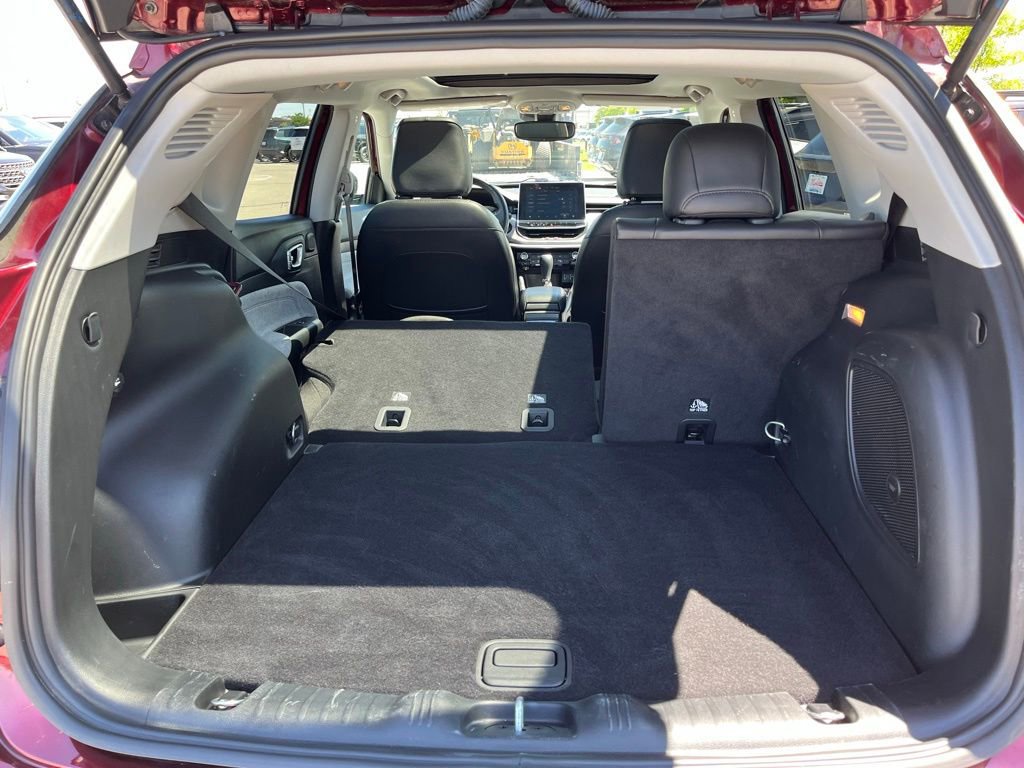 Used 2022 Jeep Compass Latitude w/ Sun and Sound Group AWD/4WD image 29