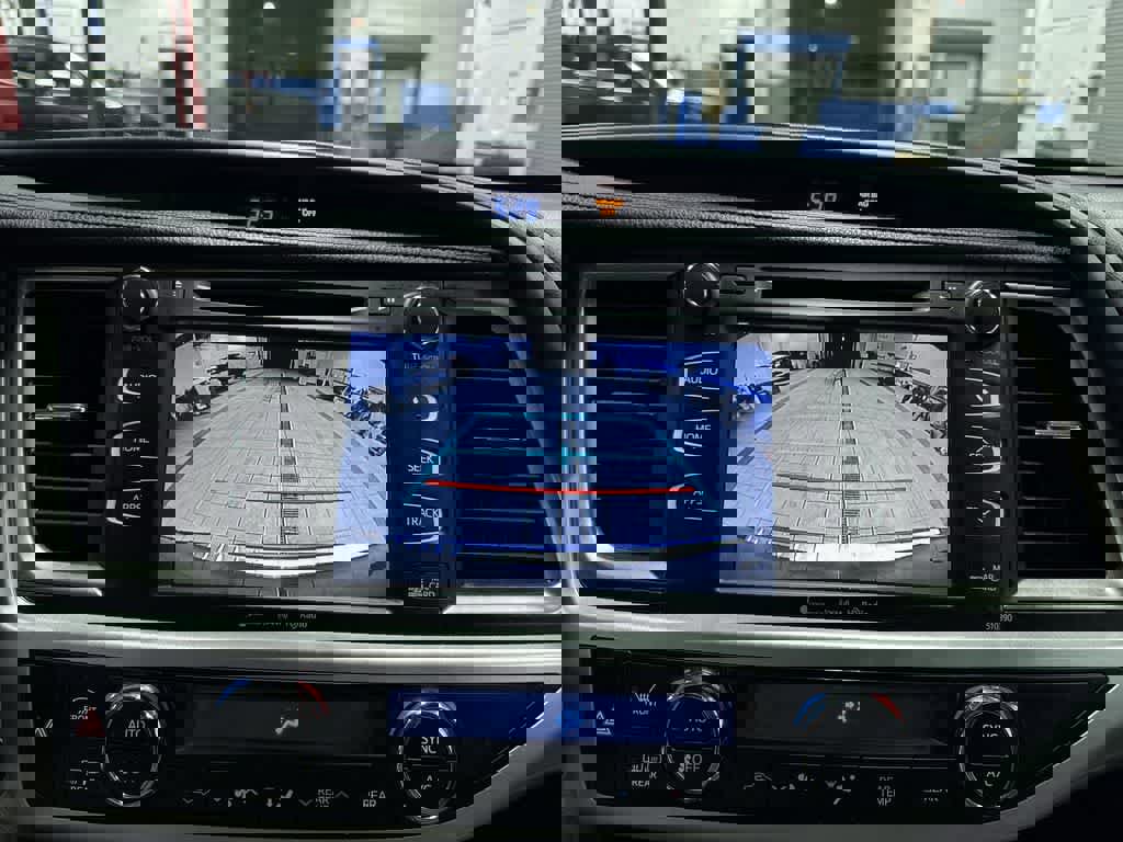 Used 2019 Toyota Highlander XLE w/ Protection Package #3 AWD/4WD image 27