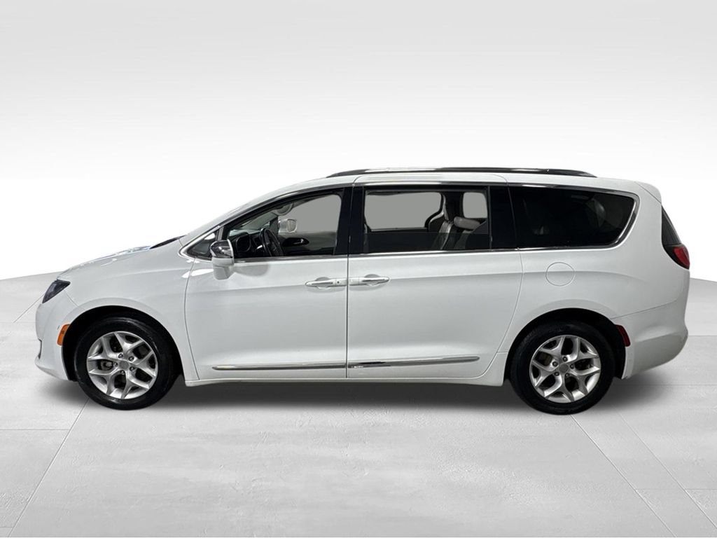 Used 2020 Chrysler Pacifica Limited FWD image 4