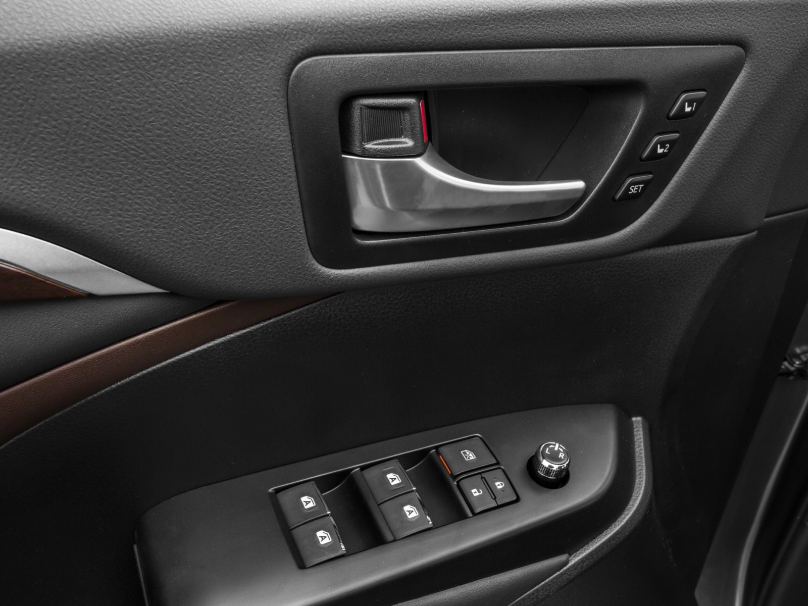 Used 2016 Toyota Highlander Limited image 15