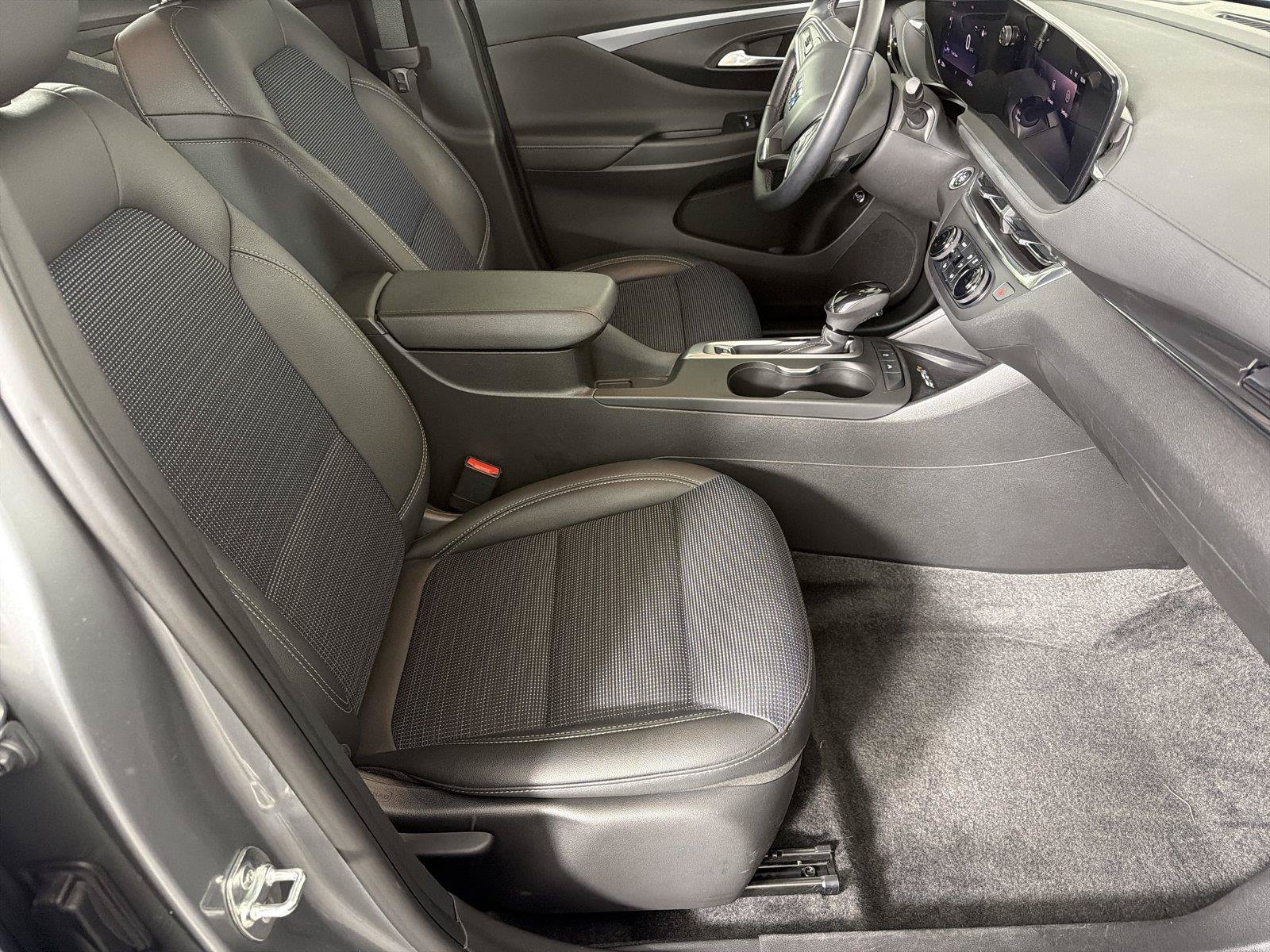 Certified 2025 Buick Envista Preferred w/ Convenience I Package FWD image 11