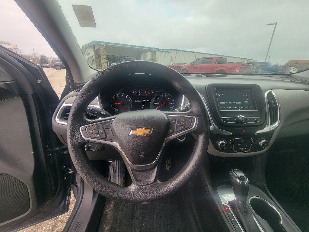 Used 2018 Chevrolet Equinox LS image 12