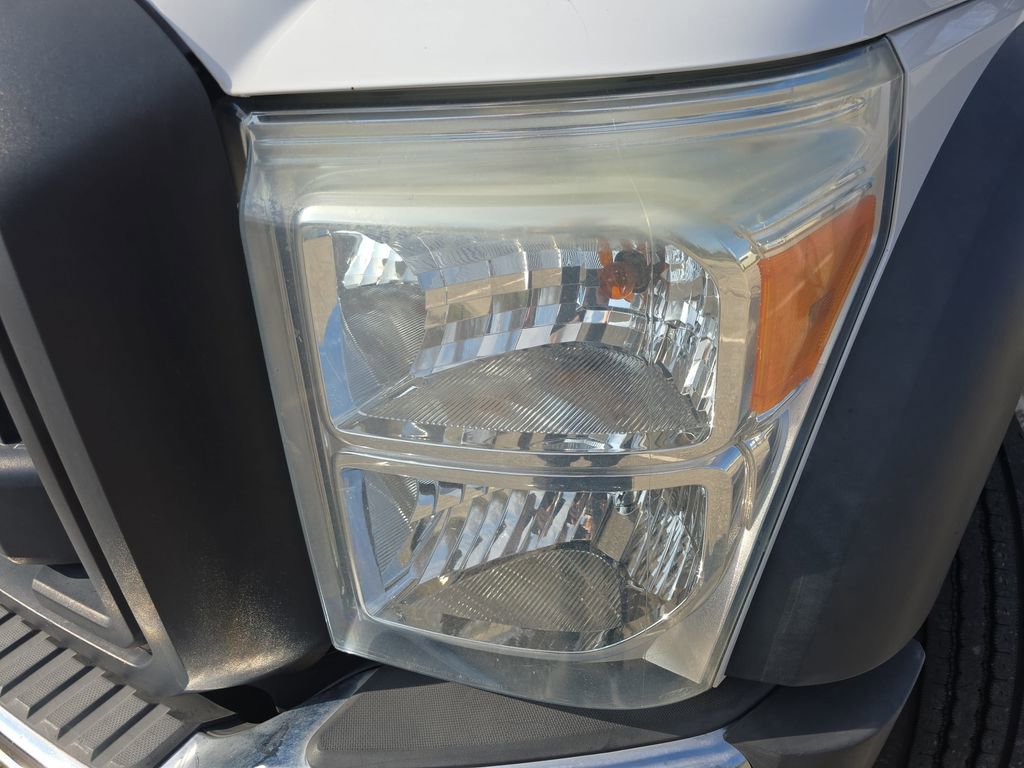 Used 2016 Ford F550 2WD Regular Cab Super Duty image 26