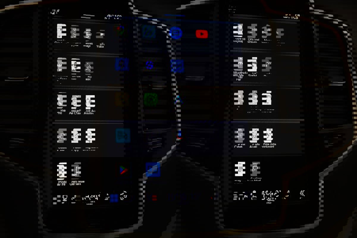 Used 2023 Volvo XC90 B6 Plus w/ Protection Package Premier image 35