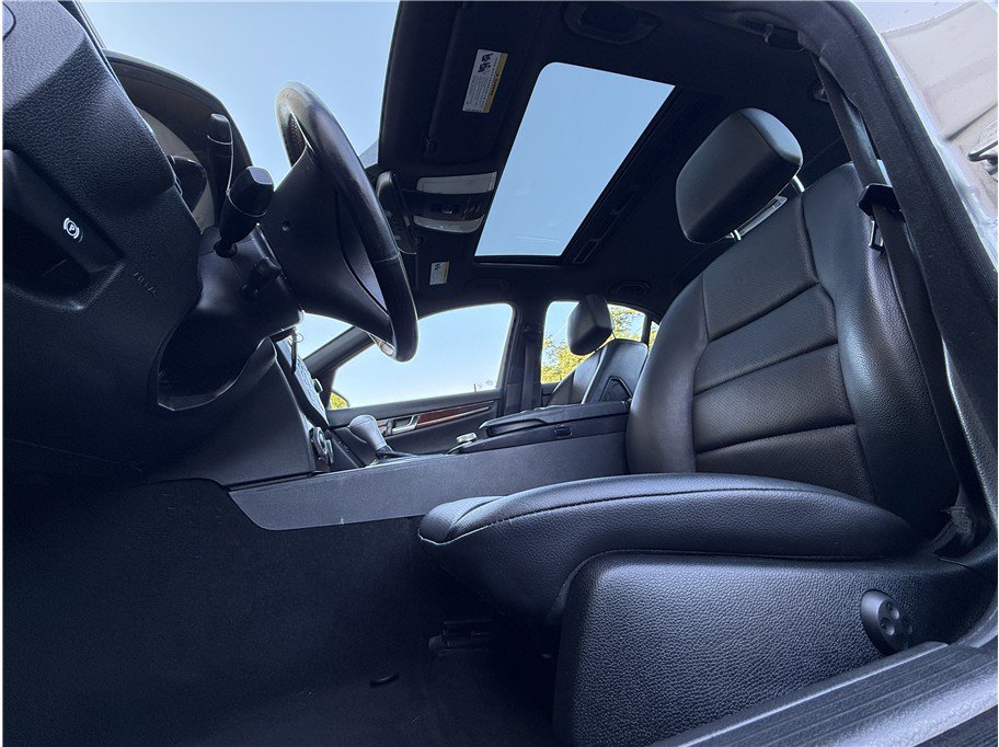 Used 2011 Mercedes-Benz C 300 Sedan image 42