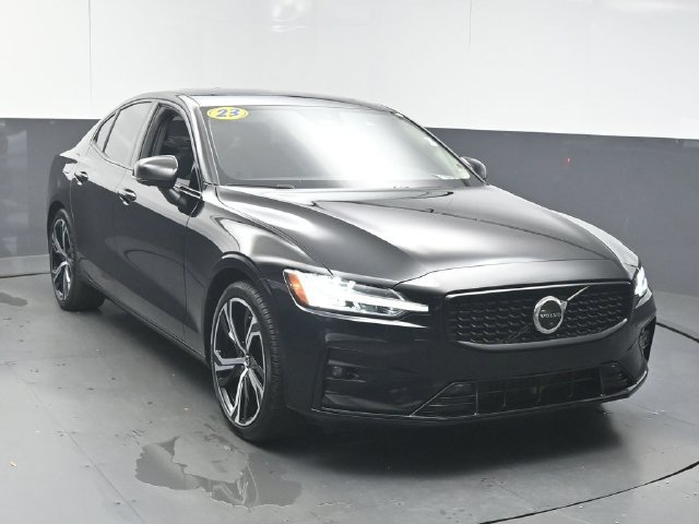 Used 2023 Volvo S60 B5 Plus FWD image 2