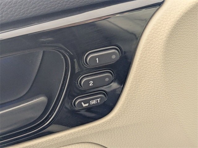 Used 2025 Honda Odyssey Touring image 11