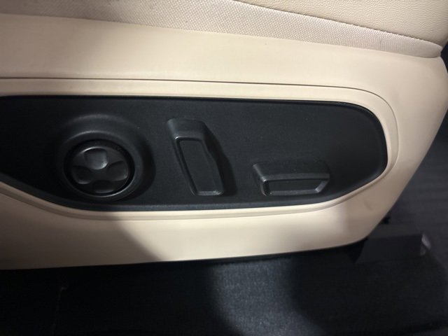 Used 2023 Jeep Grand Cherokee Limited image 28