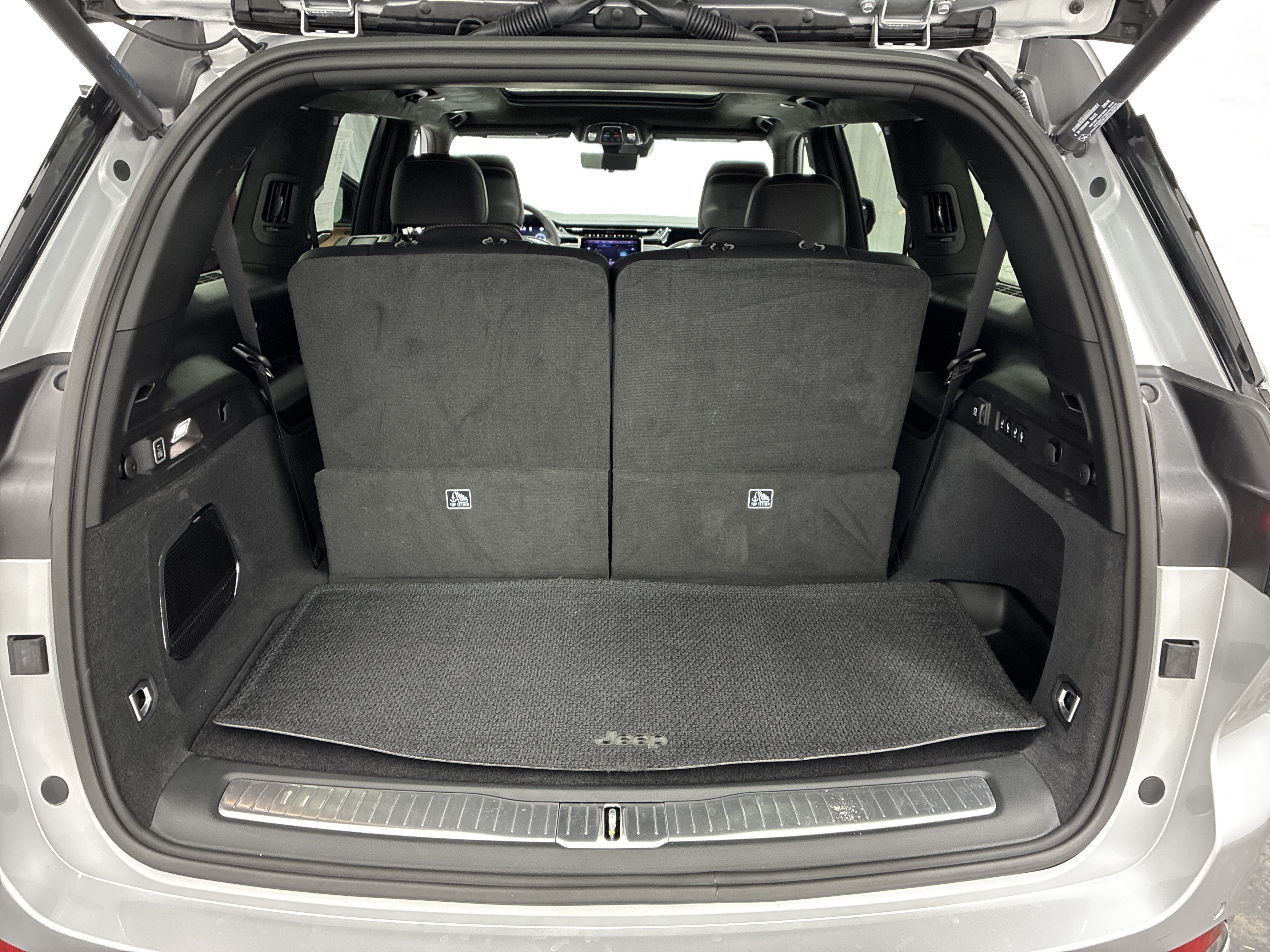 Certified 2025 Jeep Grand Cherokee L Summit AWD/4WD image 10