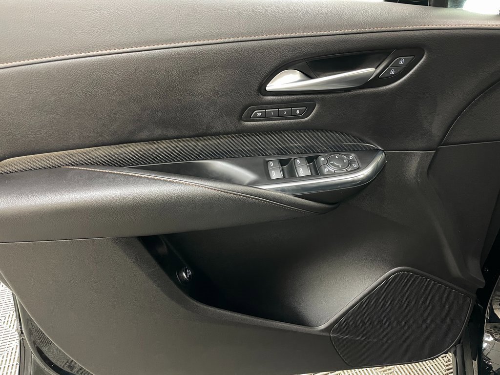 Certified 2023 Cadillac XT4 Sport w/ LPO, Onyx Lite Package image 25