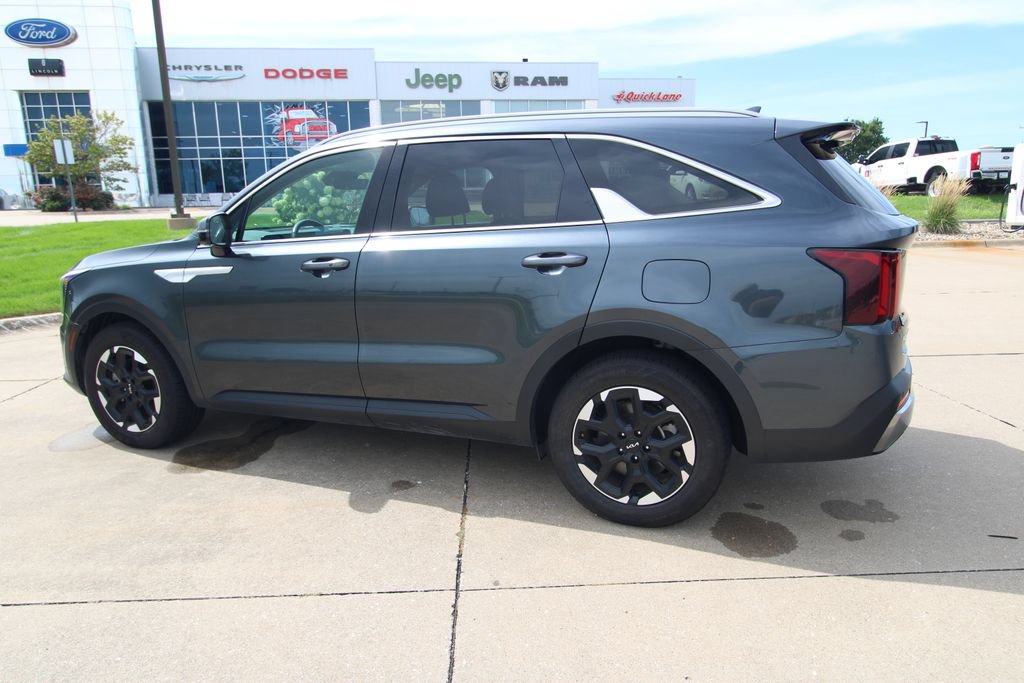 Used 2024 Kia Sorento S FWD image 18
