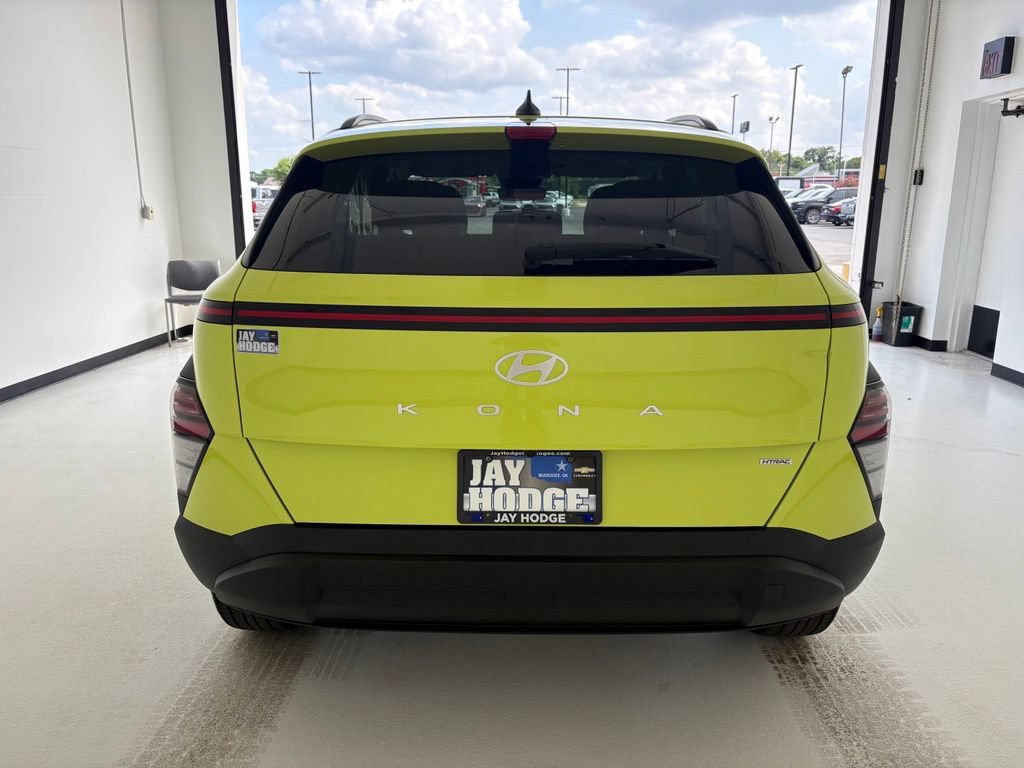 Used 2024 Hyundai Kona SEL AWD/4WD image 17