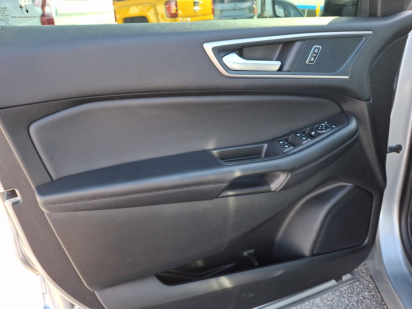 Used 2024 Ford Edge SEL w/ Convenience Package image 12