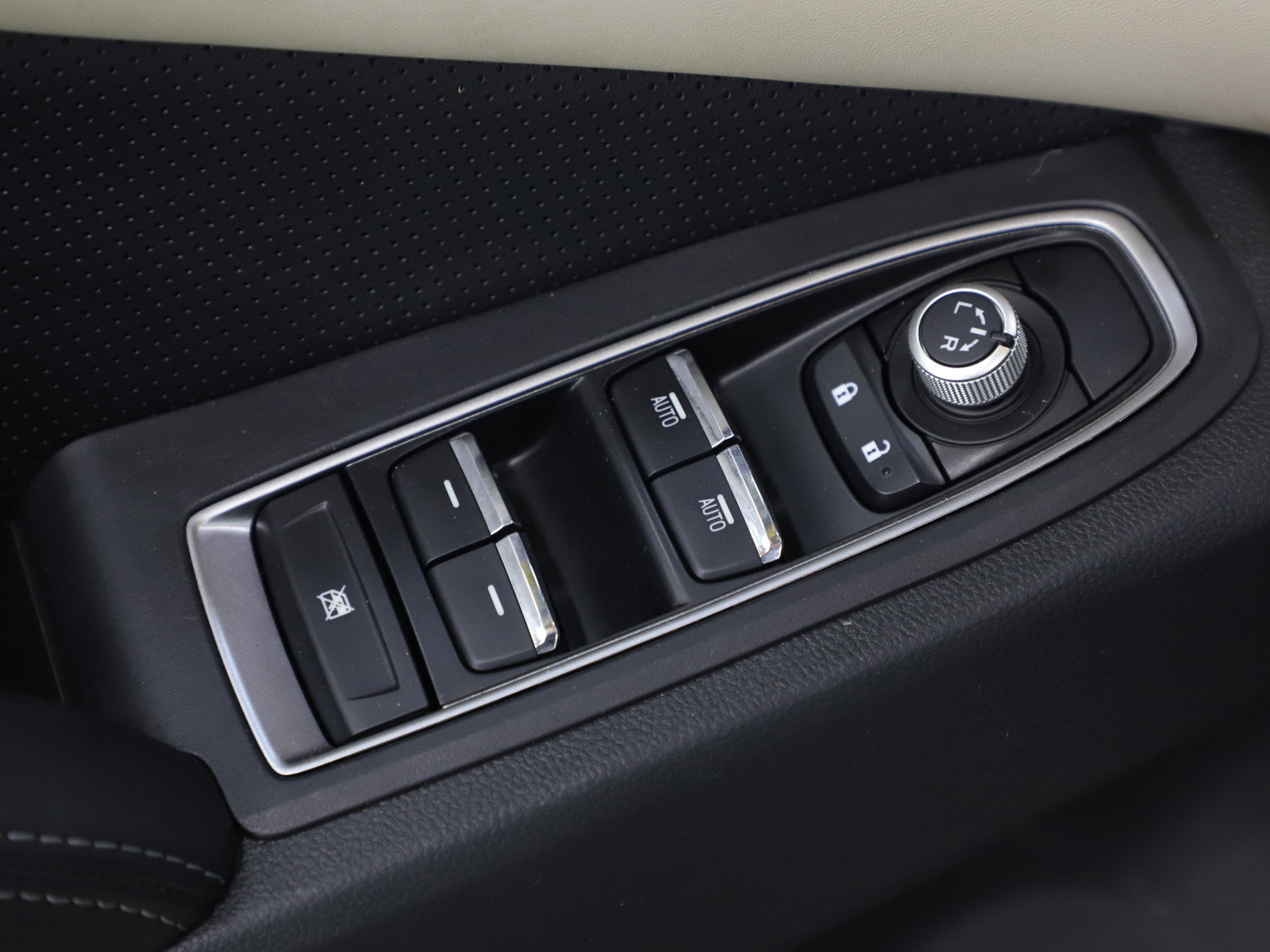 Used 2020 Subaru Ascent Limited w/ Technology Package image 25