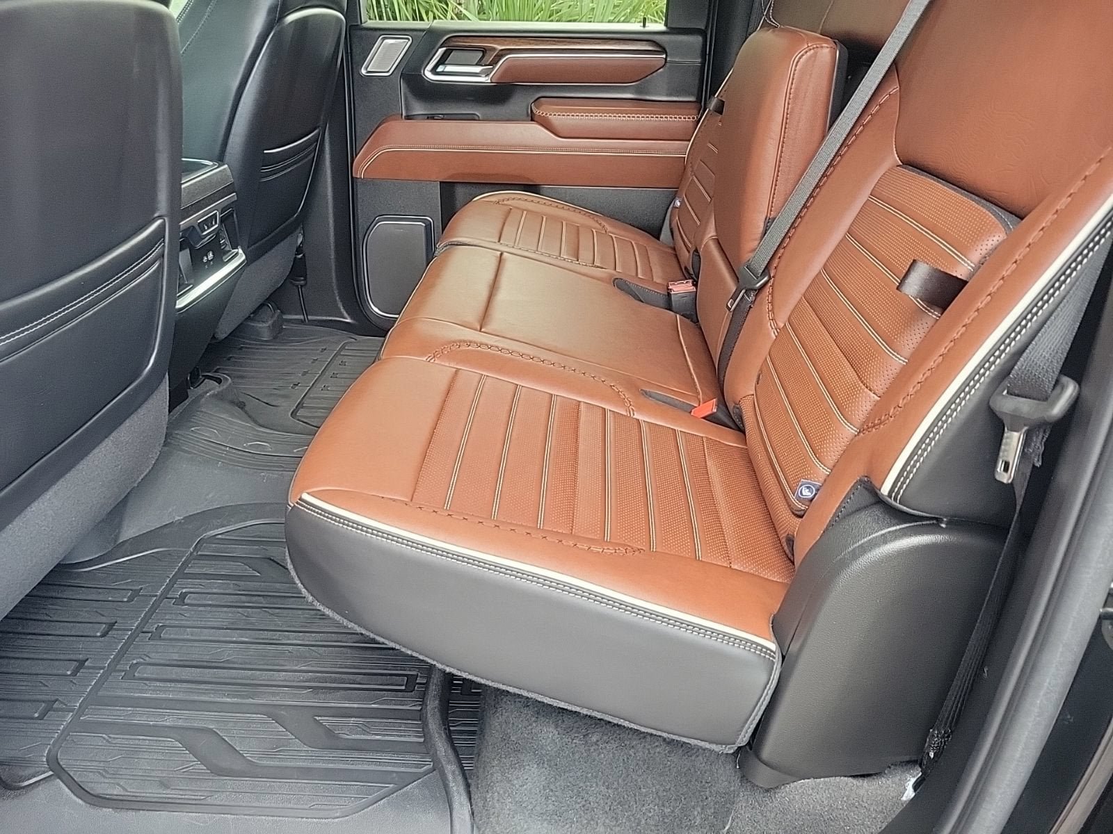 Used 2024 GMC Sierra 2500 Denali Ultimate AWD/4WD image 16