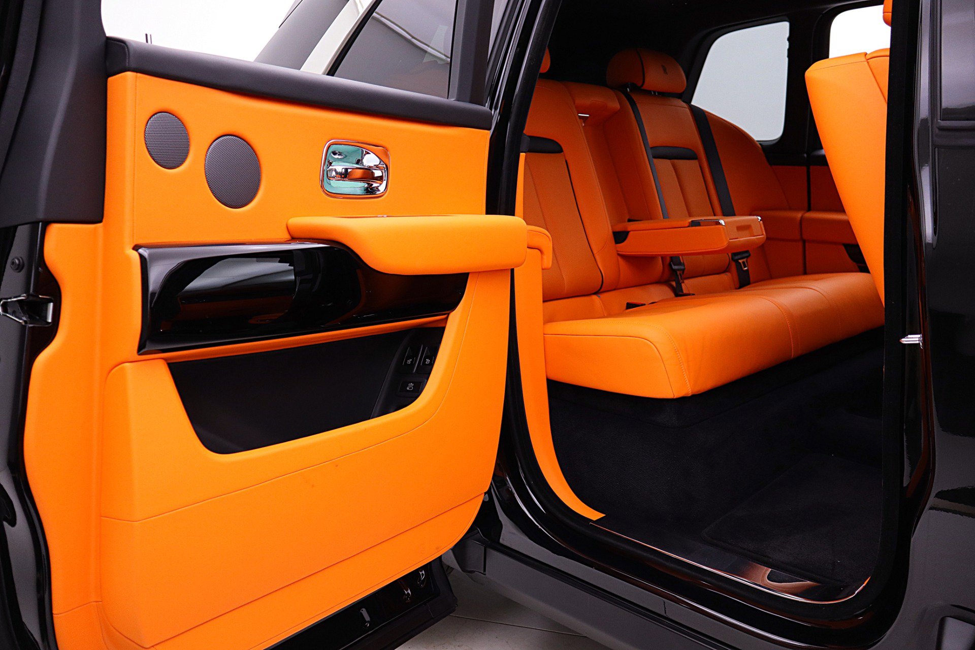 Used 2022 Rolls-Royce Cullinan AWD/4WD image 39