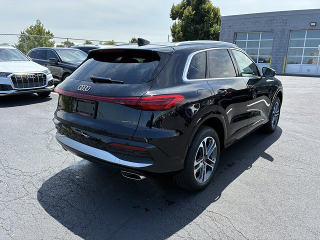 Used 2025 Audi Q5 Premium w/ Convenience Package AWD/4WD image 5