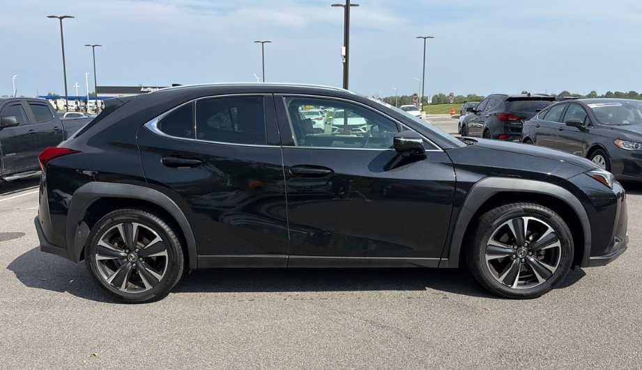 Used 2022 Lexus UX 200 w/ Accessory Package (Z2) FWD image 4