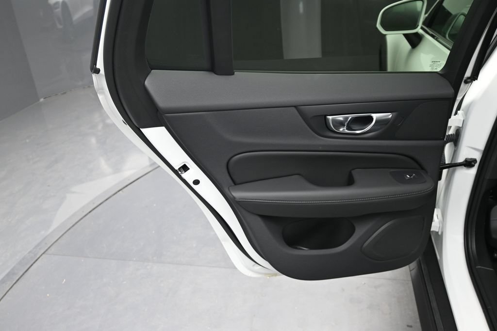 New 2026 Volvo V60 B5 Cross Country Plus w/ Protection Package Premier AWD/4WD image 12