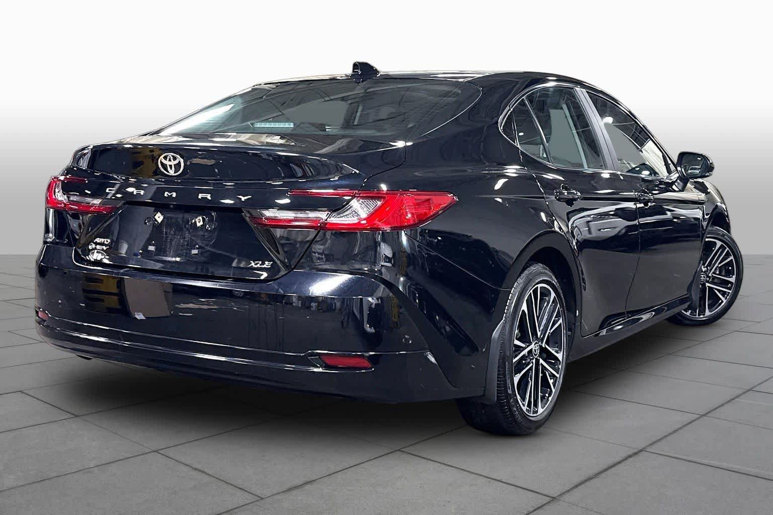 Used 2025 Toyota Camry XLE w/ Premium Package AWD/4WD image 13