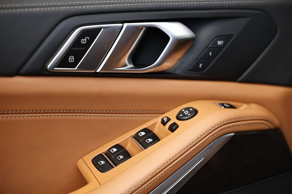 Used 2022 BMW X5 xDrive40i w/ M Sport Package image 15