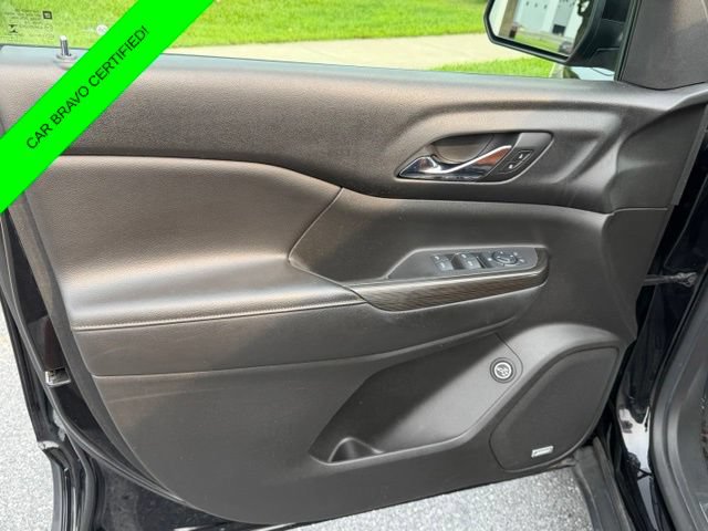 Certified 2017 GMC Acadia SLT AWD/4WD image 26