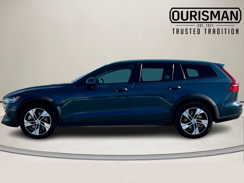 Used 2024 Volvo V60 B5 Cross Country Plus AWD/4WD image 3