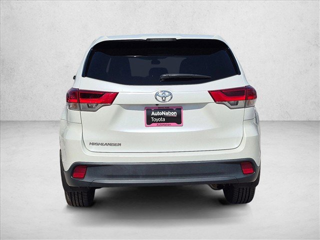 Used 2017 Toyota Highlander LE FWD image 7
