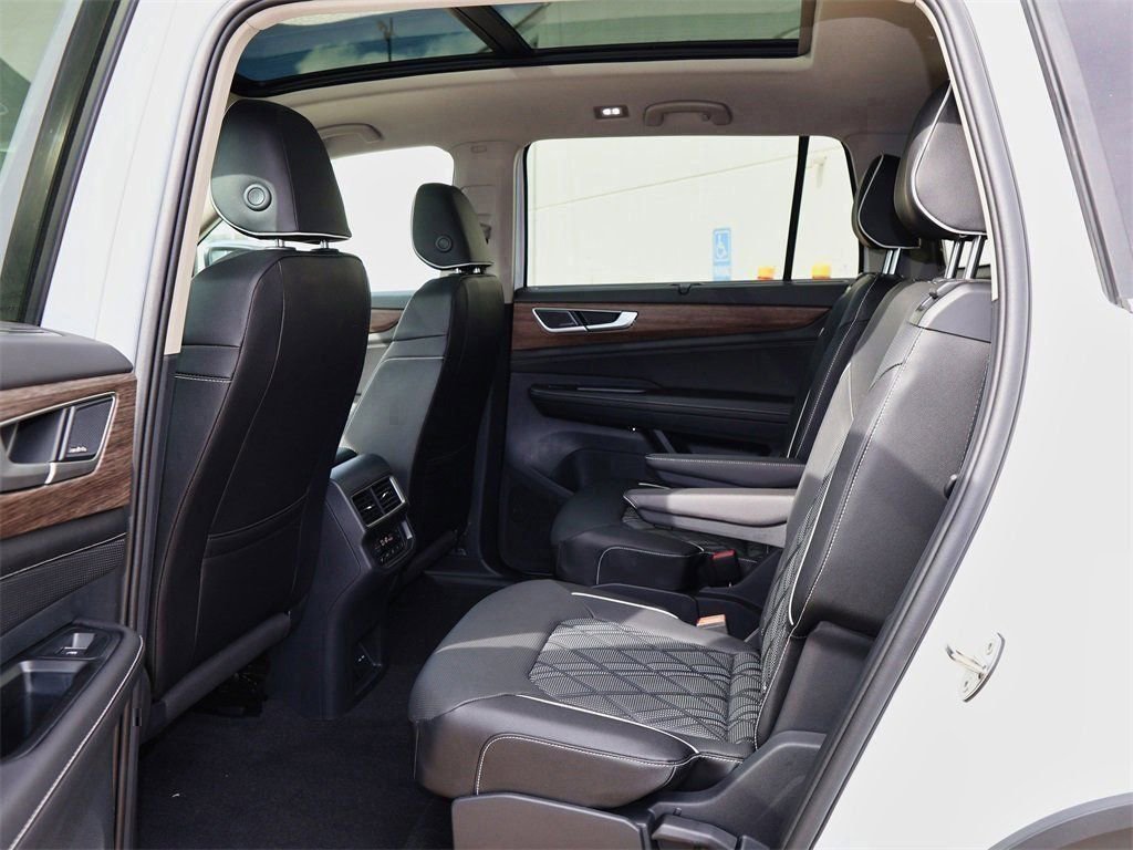 New 2026 Volkswagen Atlas SEL Premium R-Line image 16