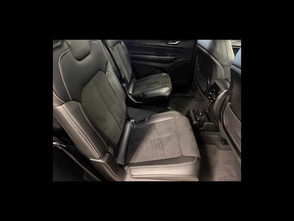 Used 2024 Jeep Grand Cherokee L Laredo AWD/4WD image 19