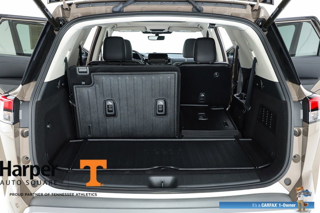 Used 2024 Nissan Pathfinder Platinum image 29