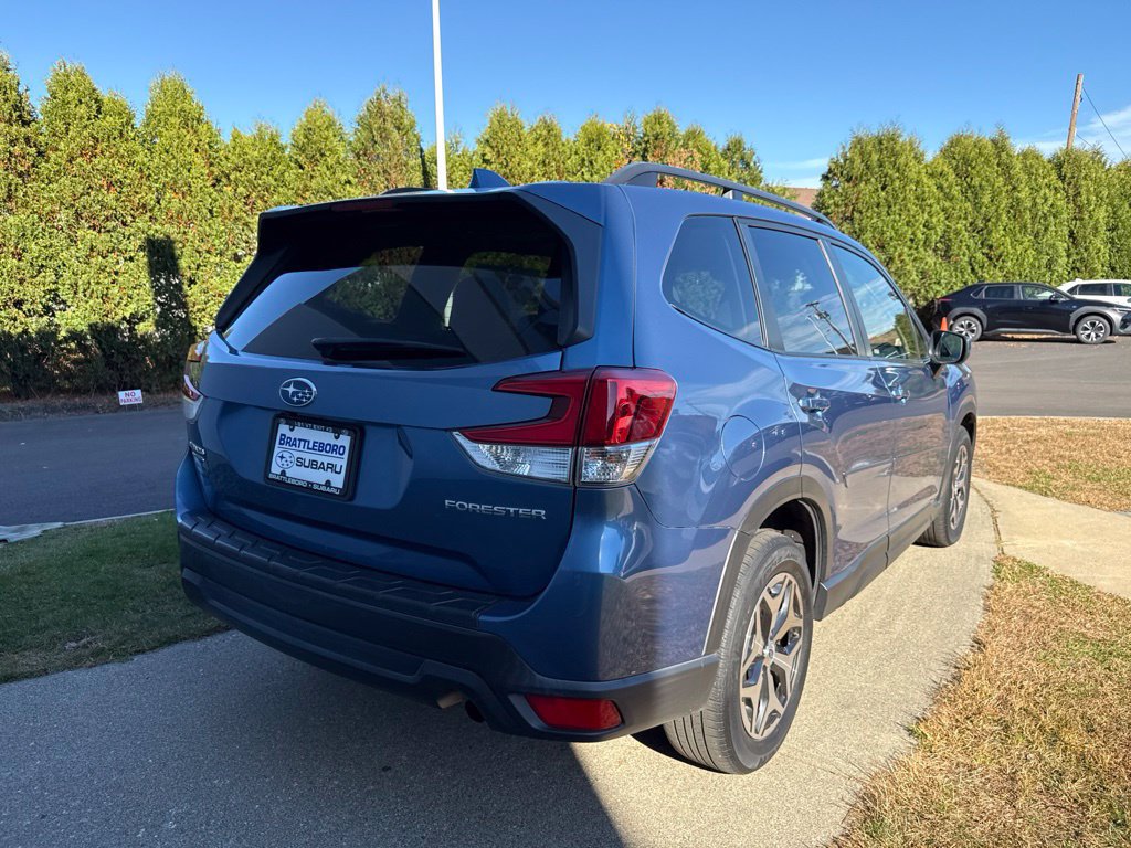 Used 2019 Subaru Forester Premium w/ All-Weather Package AWD/4WD image 4