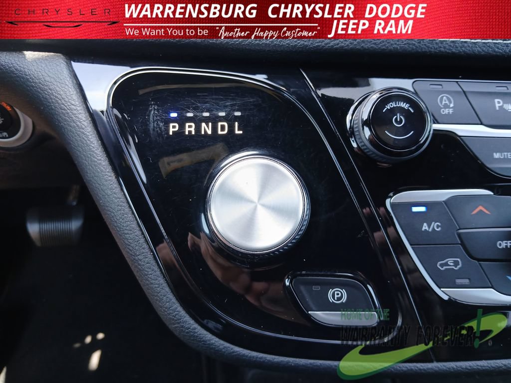 Used 2021 Chrysler Pacifica Touring-L w/ Uconnect Theater Family Group AWD/4WD image 29
