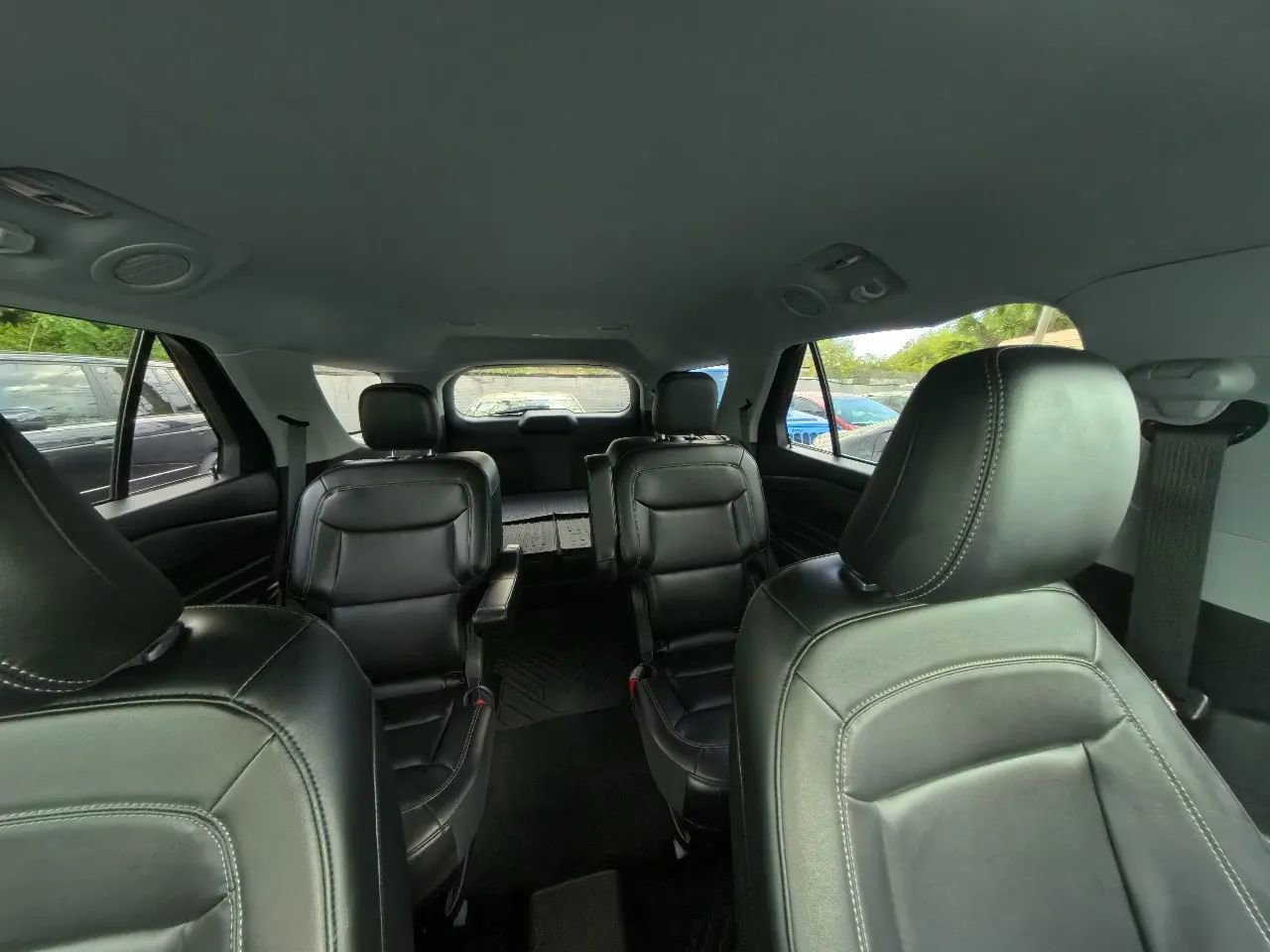 Used 2023 Ford Explorer XLT w/ Equipment Group 202A image 26