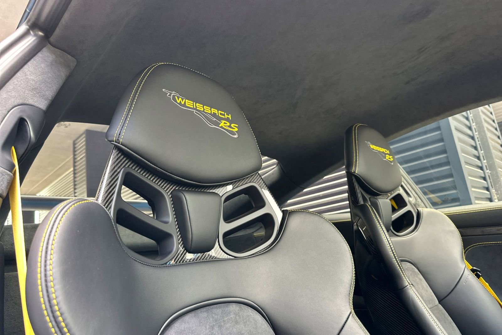 Certified 2018 Porsche 911 GT2 RS RWD image 17