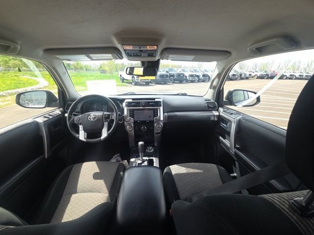 Used 2021 Toyota 4Runner SR5 AWD/4WD image 22
