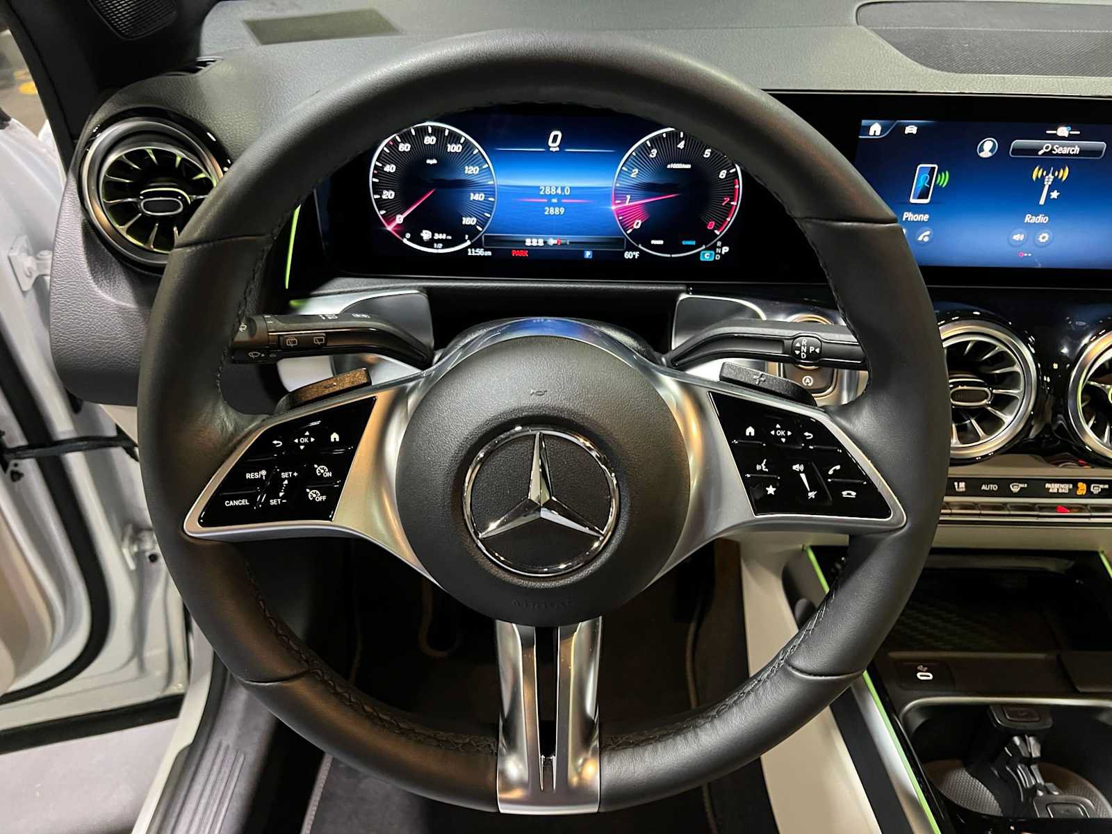 Used 2026 Mercedes-Benz GLB 250 4MATIC image 28